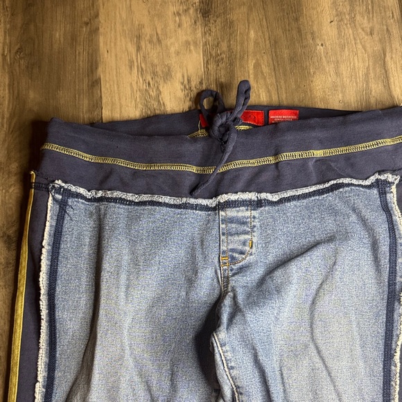 Y2k Blue Flare Jeans with Yellow Stripe - Picture 5 of 10